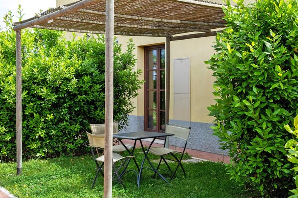 Apartment | Garden