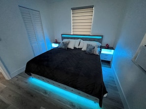 1 chambre, fer et planche à repasser, accès à Internet, literie fournie