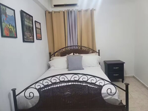1 chambre, fer et planche à repasser, Wi-Fi
