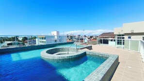 室外游泳池