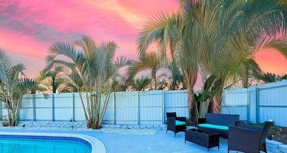 Palm House Near Beach Game Room Pool King Beds