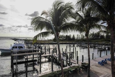 Premier Penthouse suite 3 bedroom condo in West End Bahamas Blue Marlin Cove