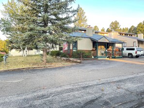 Property grounds - Timbers 5 ~ Spectacular Lake View Condo Sleeps 6 with Hot Tub private deck (Pagosa Springs)