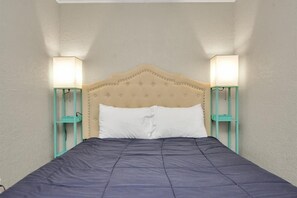 3 bedrooms, desk, iron/ironing board, WiFi