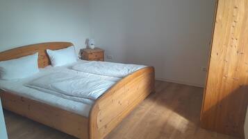 1 bedroom, travel crib, free WiFi, bed sheets