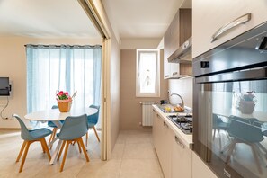 Unclassified image, 2 of 20, button