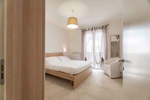 2 bedrooms, soundproofing, iron/ironing board, free WiFi