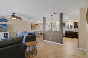 Maison, Plusieurs lits (Pelican's Cove) | Aire de séjour