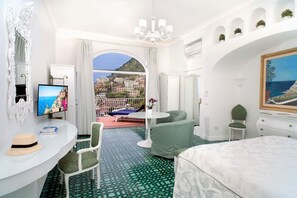 2 bedrooms, in-room safe, desk, iron/ironing board