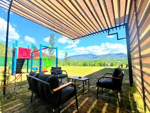 Villa Confort, balcón, vistas a la ciudad | Terraza o patio