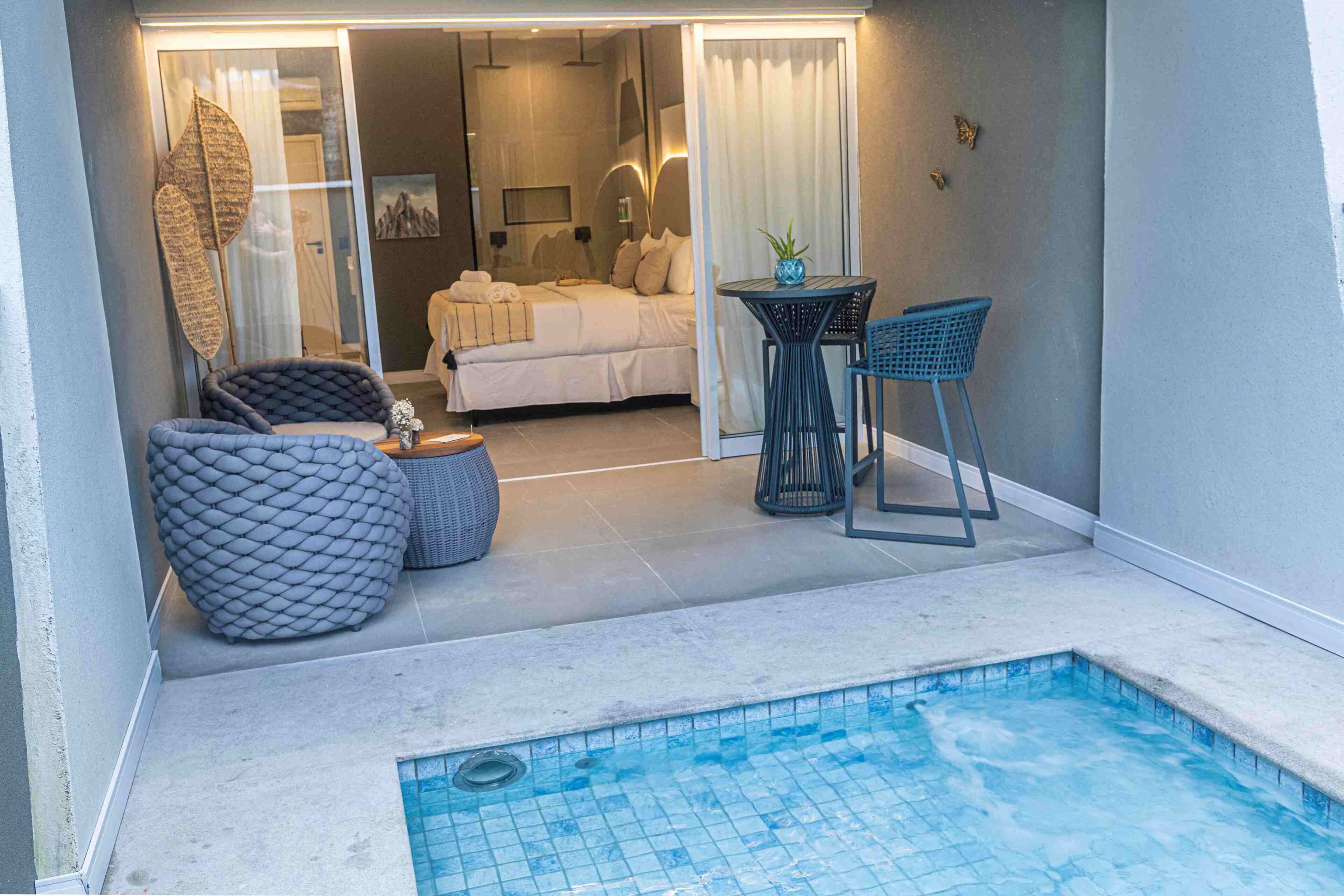 Suite, 1 Queen Bed, Private Pool | Premium bedding, bed sheets