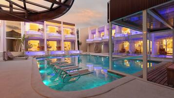 Außenpool, geöffnet von 08:00 Uhr bis 22:00 Uhr, Liegestühle