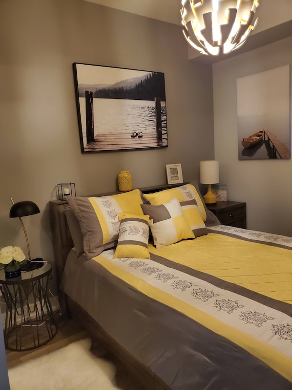 2 bedrooms, iron/ironing board, WiFi, bed sheets