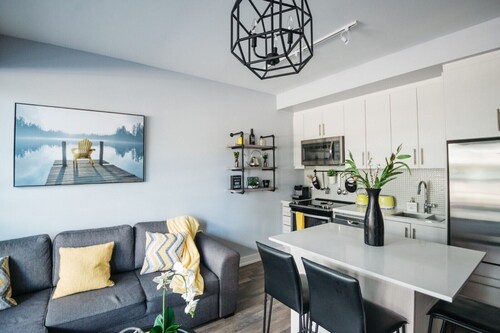 Luxury 1BD Condo @ All Season Waterfront Resort