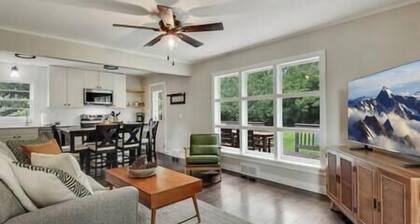 Cabin Vibes in the Heart of Town