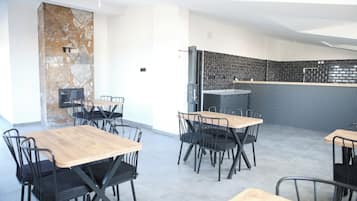 Petit déjeuner préparé à la commande compris tous les jours