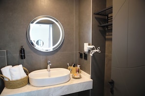 Premium bedding, desk, laptop workspace, free WiFi - Koç Otel İğneada (Demirkoy)