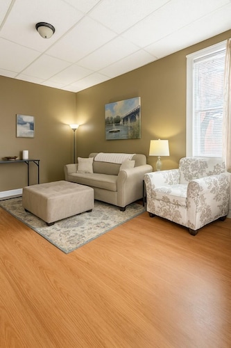 Cozy 2BR Apartment in the Heart of Morgantown-WVU