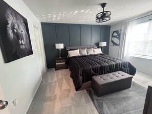 3 chambres, fer et planche à repasser, Wi-Fi, draps fournis