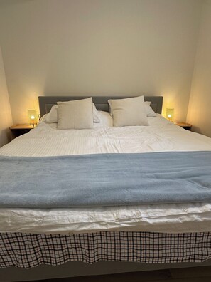 2 bedrooms, Internet, bed sheets