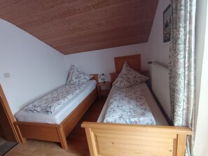 2 bedrooms, WiFi, bed sheets