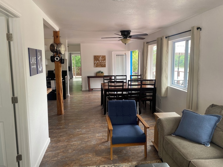 Home In Lake Of The Ozarks! Family Friendly On Mm74! Private Dock! - Lake Ozark, MO