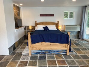 3 bedrooms, iron/ironing board, bed sheets - Home in Lake of the Ozarks! Family friendly on MM74! Private Dock! (Edwards)