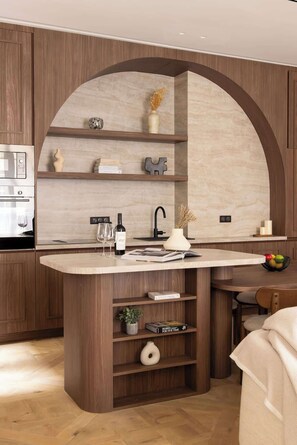 Geladeira, fogão, cooktop, torradeira