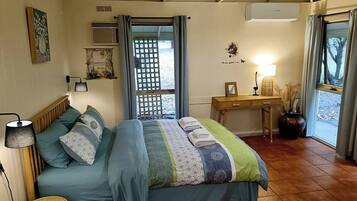 1 dormitori, planxa i posts de planxar, wifi i roba de llit