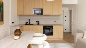 Coffee/tea maker, fridge, microwave, oven - Splendid Apartment 2BR 6P Palais Royal with AC (Paris)