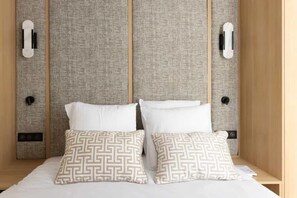 2 bedrooms, iron/ironing board, travel cot, WiFi