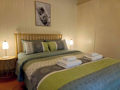 TimberLoo Cottage  5 (1 Queen Bed) SPA & Wood Stove