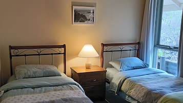 2 habitaciones, tabla de planchar con plancha, wifi y ropa de cama