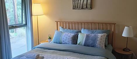 2 makuuhuonetta, silitysrauta/-lauta, Wi-Fi, vuodevaatteet