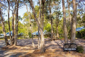 Property grounds - TimberLoo Cottage  4 (1 Queen Bed) SPA & Wood Stove (Kalimna)