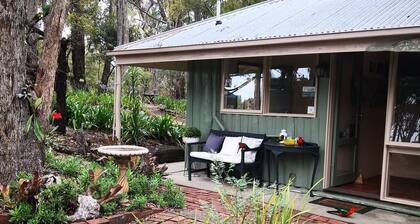 TimberLoo Cottage 4 (1 Queen Bed) SPA & Wood Stove