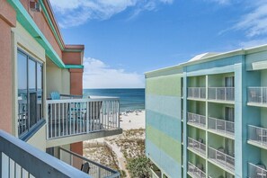 Property grounds - Beachfront Bliss 2 BR w\ Heated Pool & Ocean View (Orange Beach)