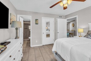 2 bedrooms, WiFi, bed sheets - Beachfront Bliss 2 BR w\ Heated Pool & Ocean View (Orange Beach)