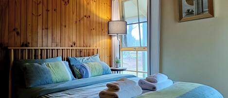 2 makuuhuonetta, silitysrauta/-lauta, Wi-Fi, vuodevaatteet