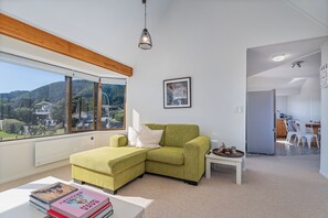 TV - Beachfront Landing - Pauanui Holiday Home (Pauanui)