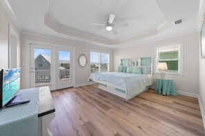 4 habitaciones, tabla de planchar con plancha y ropa de cama 