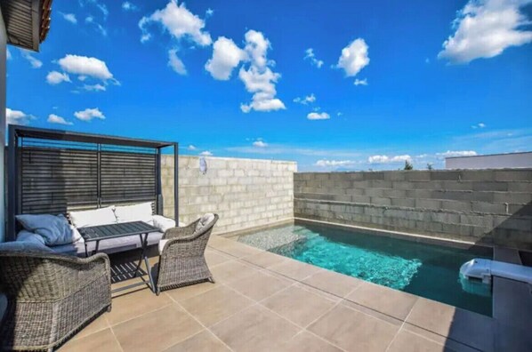 Pool - House ventoux view, swimming pool (Rochefort-du-Gard)