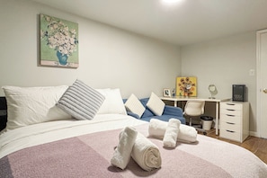 1 bedroom, internet, bed sheets