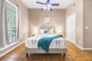 4 Schlafzimmer, Bügeleisen/Bügelbrett, Internetzugang, Bettwäsche