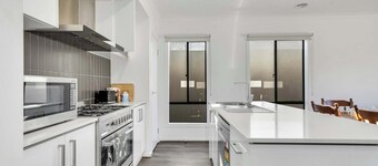 Modern Retreat 3BR Family Home