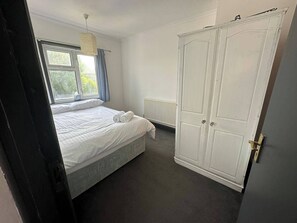 3 Schlafzimmer, kostenloses WLAN, Bettwäsche