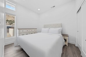 3 bedrooms, WiFi, bed sheets