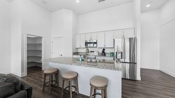 Fridge, microwave, oven, dishwasher