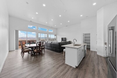 Welcoming 3-bedroom suite in Gardnerville, NV near Topaz Lake.