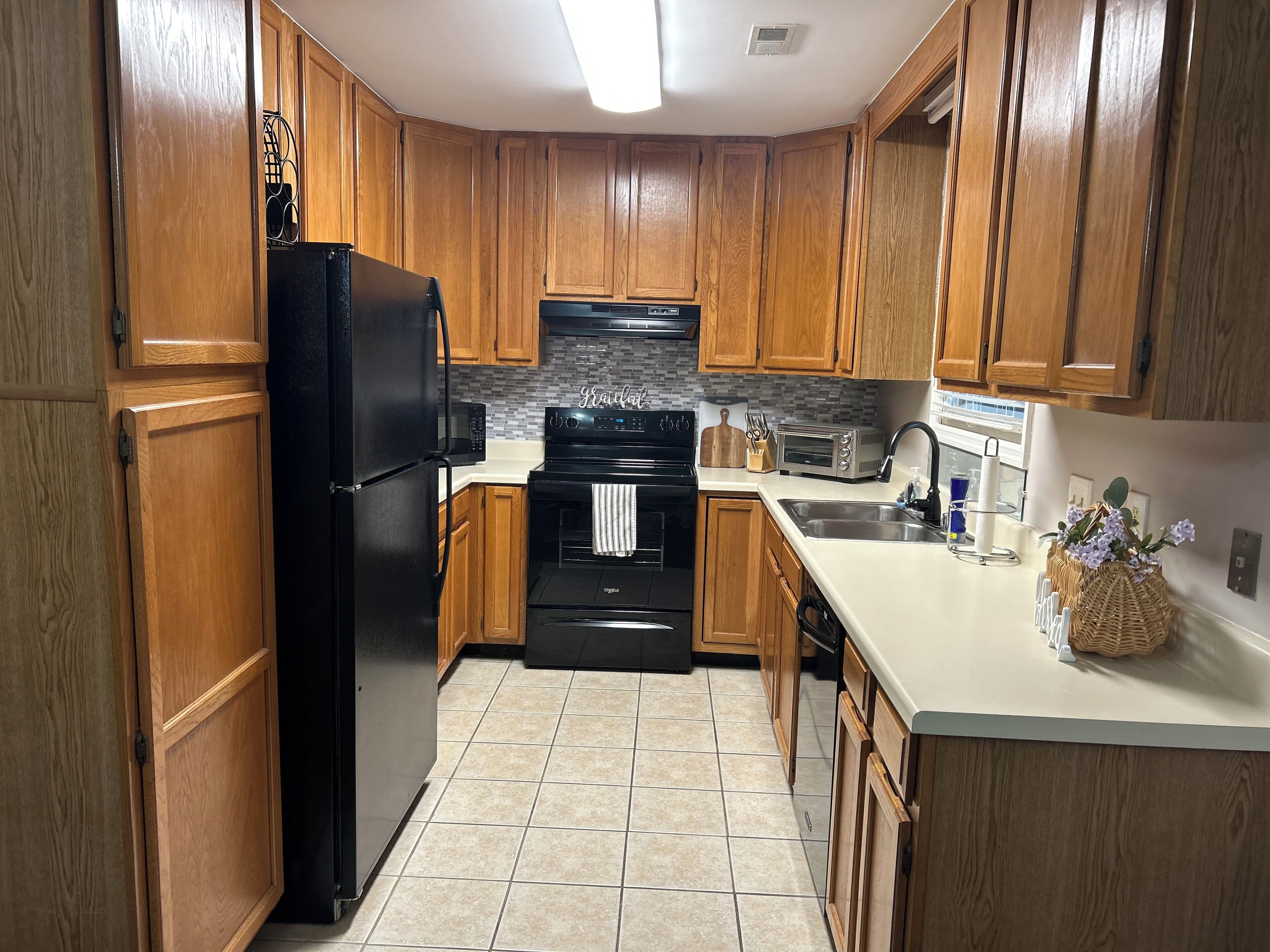 Micro-ondes, four, plaque de cuisson, lave-vaisselle